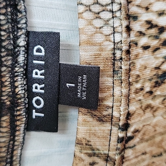 3/$12 Torrid animal print tee - Picture 2 of 7